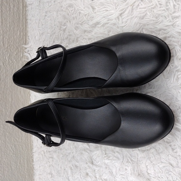 WOMEN'S Black Leather Round Toe Slip-On Buckled Ankle Strap Low Heel Pump Shoe - Picture 2 of 16